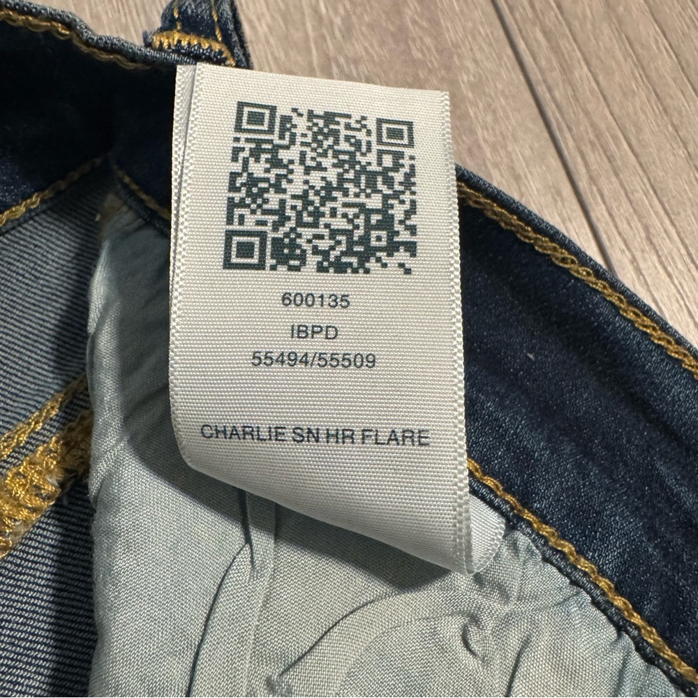 True Religion Women’s Flare Jeans NWT Y2K Size 30 Dark Wash Designer Denim - Picture 8 of 11